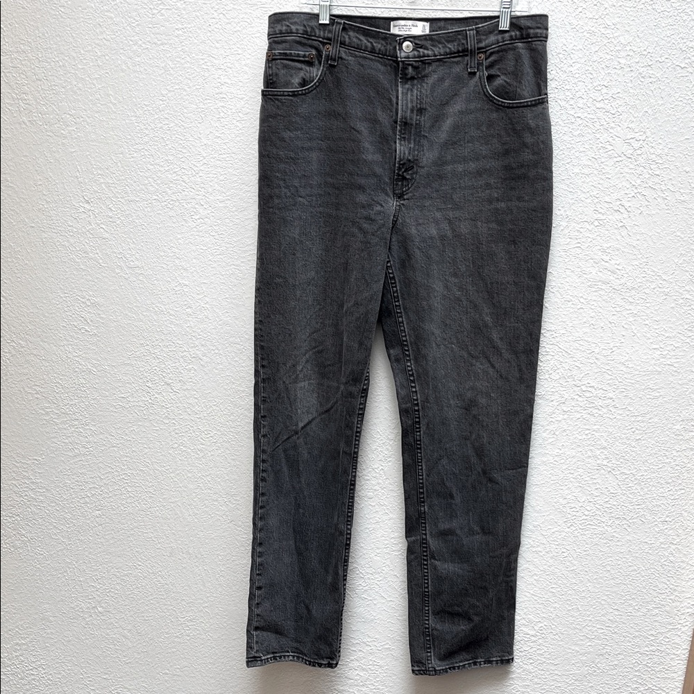 Abercrombie & Fitch 90’s Straight Ultra High Rise Jeans Size 31/12R